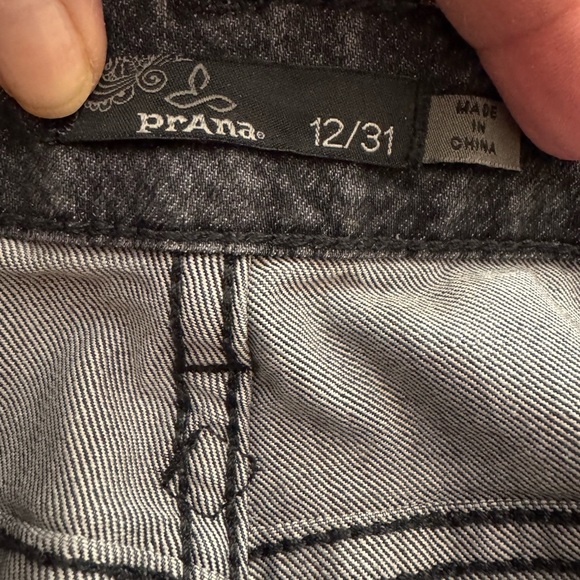 PrAna Womens Mid Rise Fitted Jeans Charcoal Gray Snakeskin 12 - Picture 6 of 8